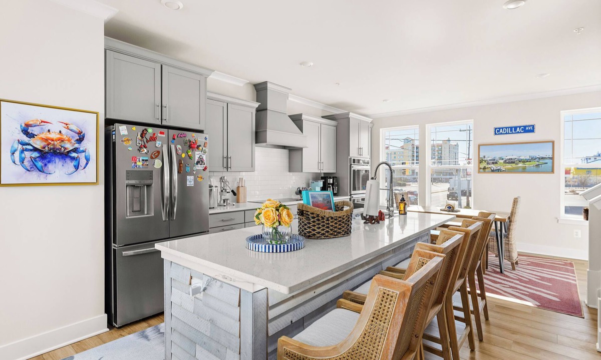 Caine Woods House | 1 block to beach, arcade games, walk to restaurants water park, mini golf,&more!