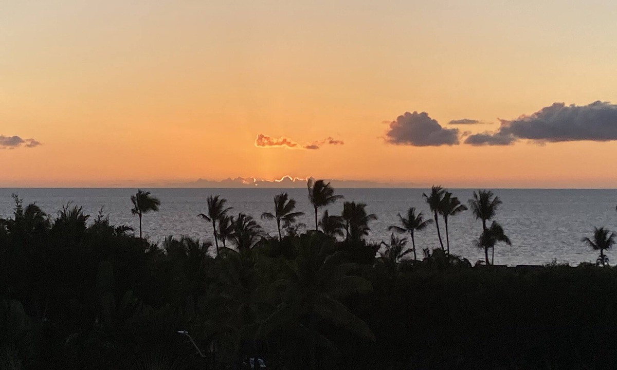 Kahaluu-Keauhou Condo | 199 per nt, before taxes and fees, ALOHA! 5 Star Luxury, central AC included.