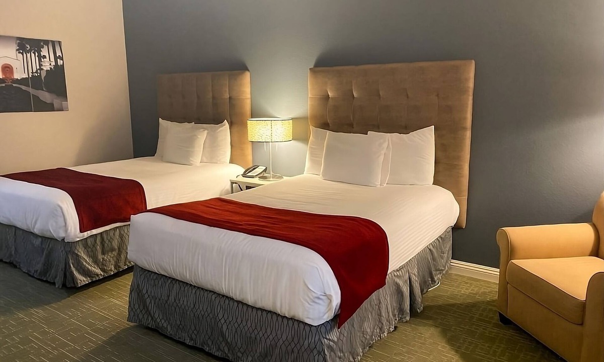 Torrance Hotel | 2 Comfortable Double Room Near Los Angeles Beaches, Shopping & Airport Access