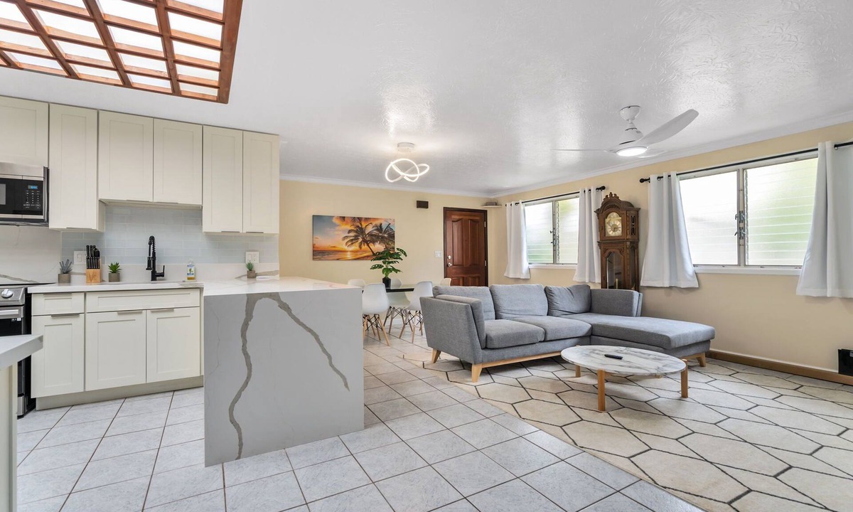 Ewa House | 2BR Walk to Ewa Beach - Upto 4 + WiFi, AC, Parking
