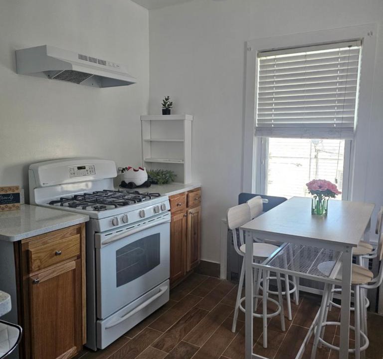 Wallington Apartment | 3 Bedroom Apartment METLIFE - American Dream - Minutes FROM NYC