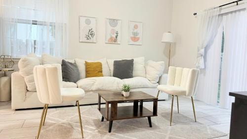 Taft House | 3BR | Spacious | Entire House | Close to all Parks
