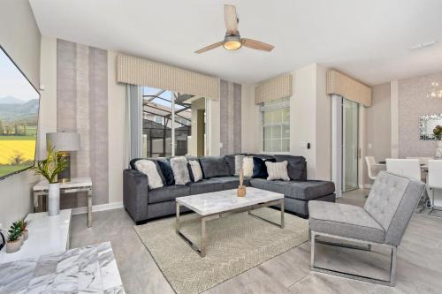 Groveland House | 4817CO Townhouse 4 Beds & 3 Baths with Private Pool