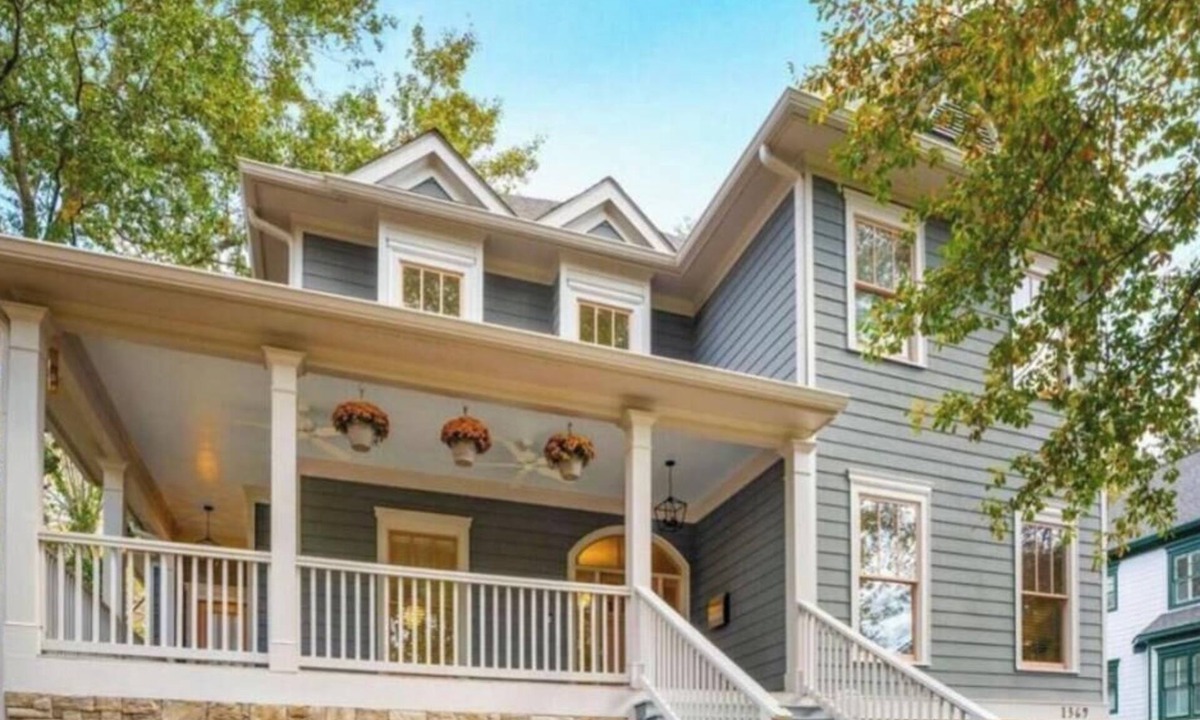 Candler Park House | 5BR Candler Park Home Sleeps 12 Direct MARTA to Stadium Walk to L5P