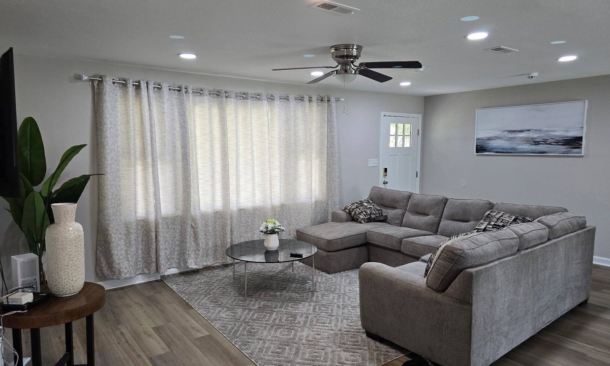 Portsmouth House | A 4-BR 2 Bath house in a well loved neighborhood centrally located in Portsmouth