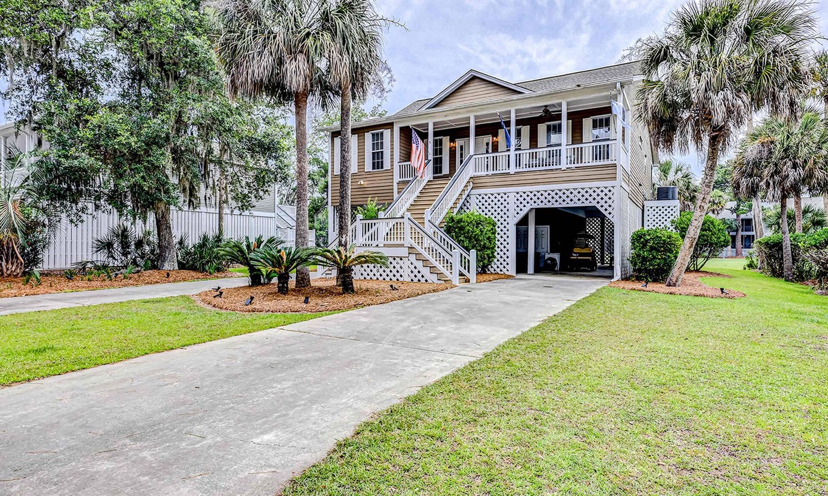 Ocean Ridge House | Beautiful home near the beach with beach access, central AC, & washer/dryer