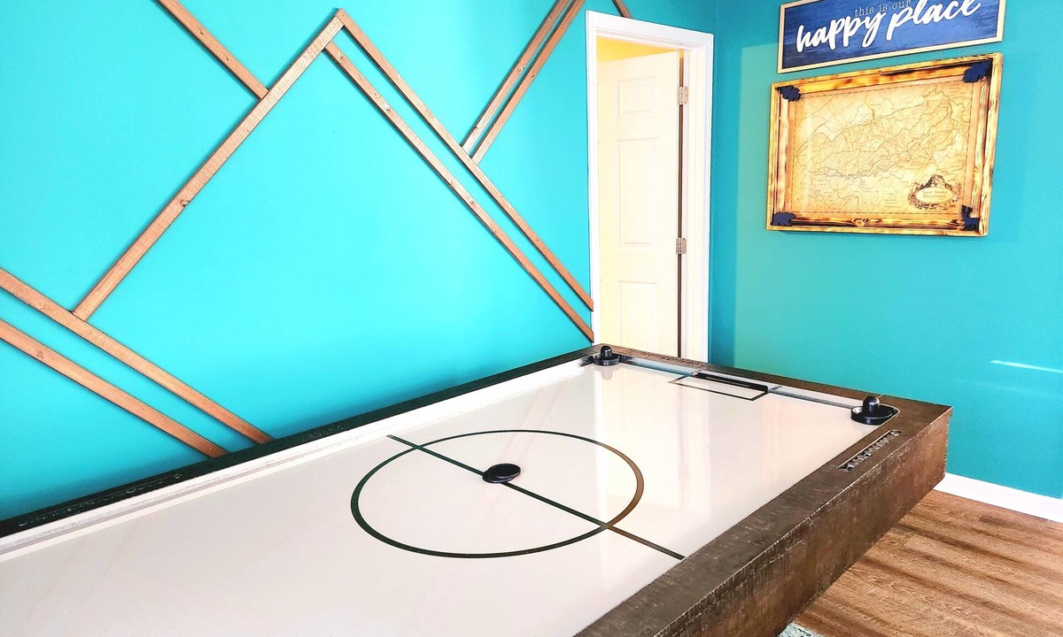 Wears Valley House | Big View of Cove Mountain! Pool, Air Hockey, Arcade, Hot Tub! No Stairs/Big Yard