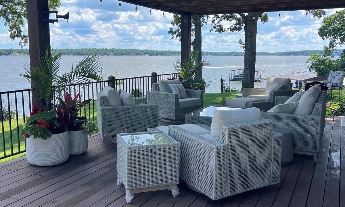 Vinita House | BLUE SKY RETREAT Awesome 180 degree view of the lake private dock 1800 foot dec