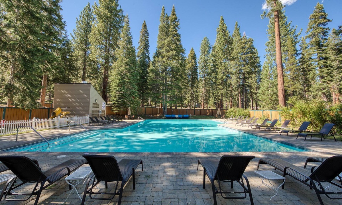 Carnelian Woods House | Carnelian Woods # 57 - Pool, Tennis, Dog OK Walk to Lake Tahoe!