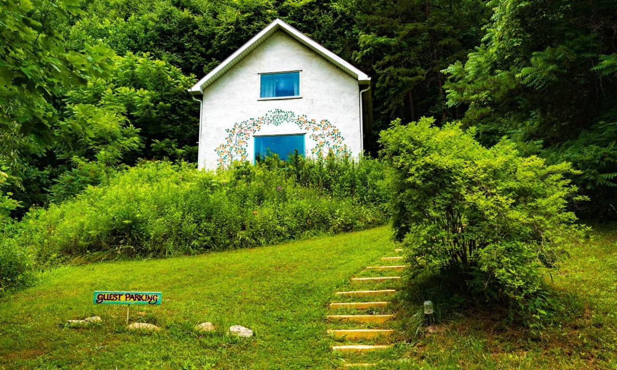 Leicester House | Celebrate Summer in a Romantic Fairytale Country Cottage with Views and Falls!