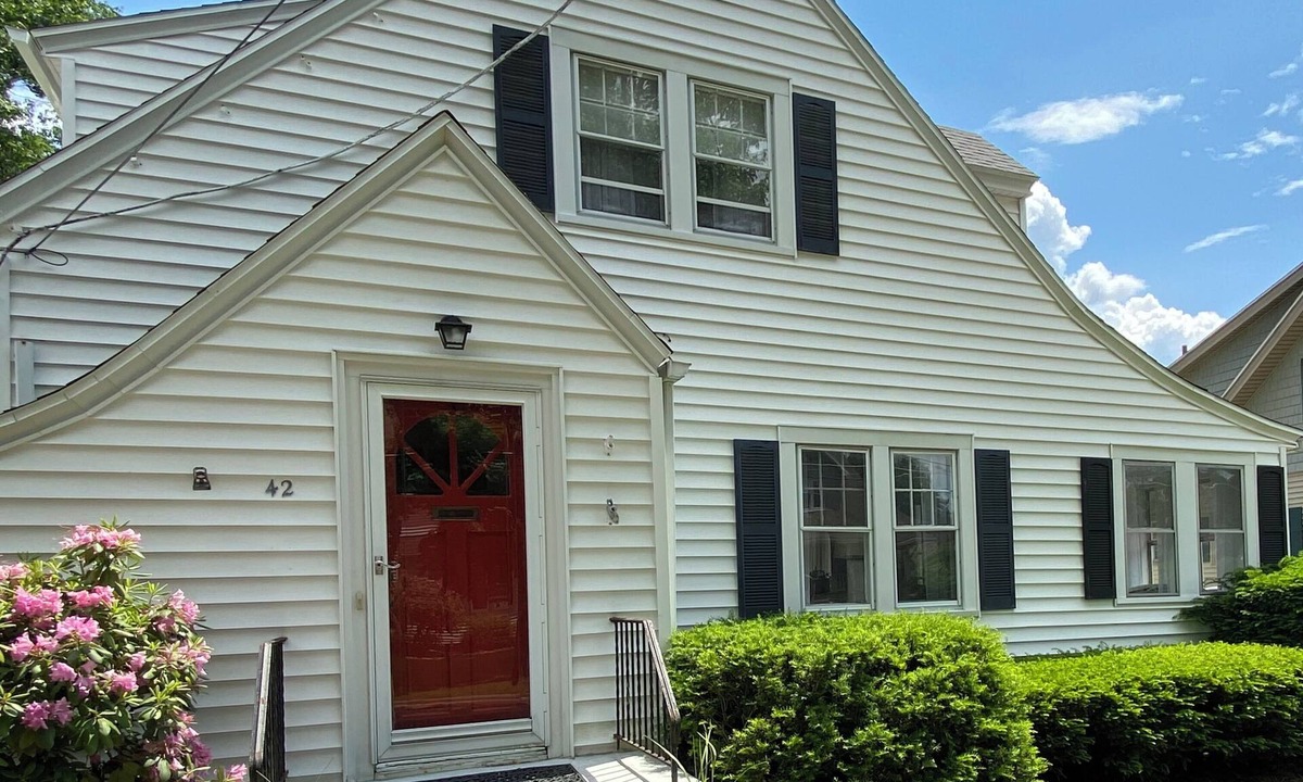 Jamestown House | Charming 2-bedroom house w AC in West Jamestown close to Chautauqua Lake.