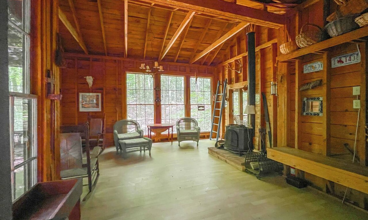 Chautauqua House | Chautauqua Farmhouse & Cabin - Sleeps 12 - Streamside Retreat