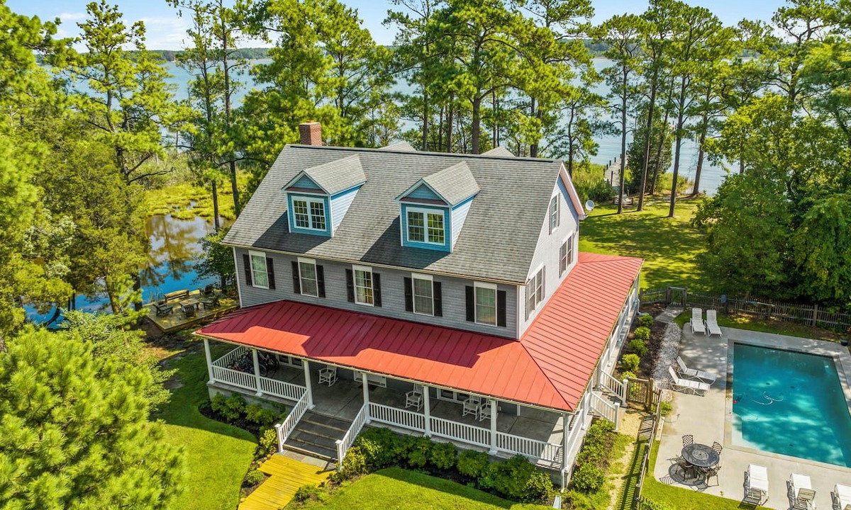 Woolford House | Chesapeake Waterfront- 7bd/5ba, Beach, Pool, Dock Pet permitted