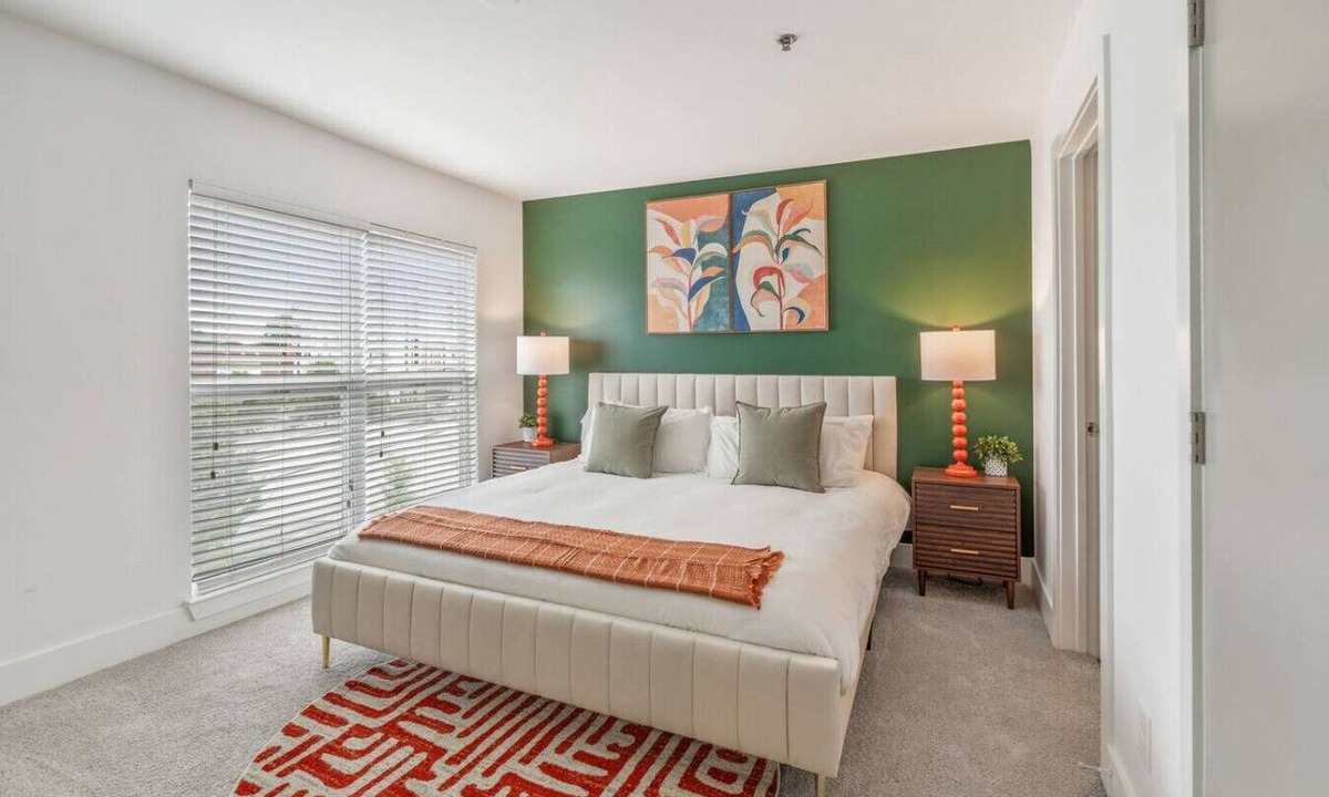 Reynoldstown Apartment | Chic 2BR | King Bed |Balcony| Krog Mrkt | Beltline