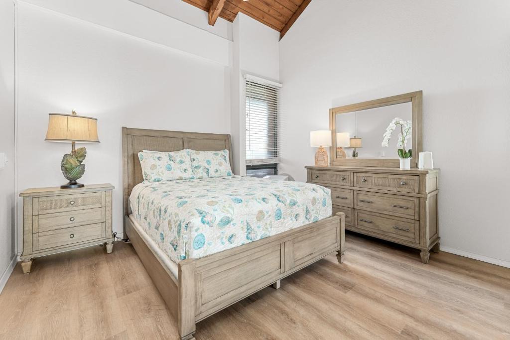 Kihei Apartment | Convenient to downtown Kihei, across famous Charley Young Beach, 3 pool, tennis courts MV3407