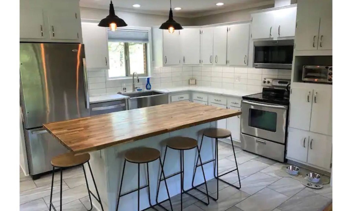 Mills River House | County Line Cottage Pisgah & DuPont - Pets Welcome