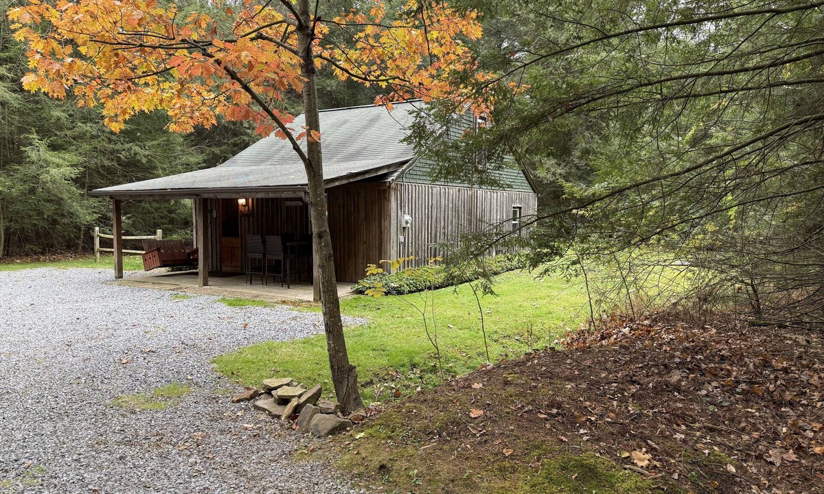 Sigel Cabin | Cozy Cabin Near Cook Forest and Clear Creek State Parks