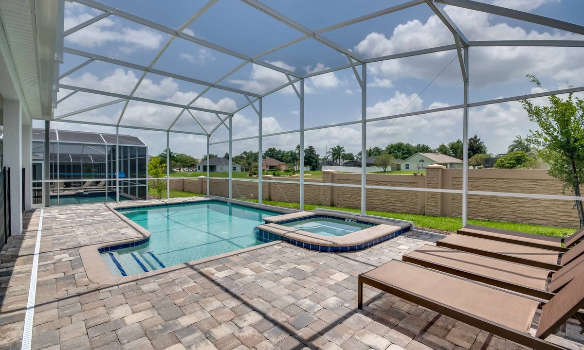Davenport House | Disney Vacation Getaway - Perfect Pool Home in Champions Gate with WATERPARK!