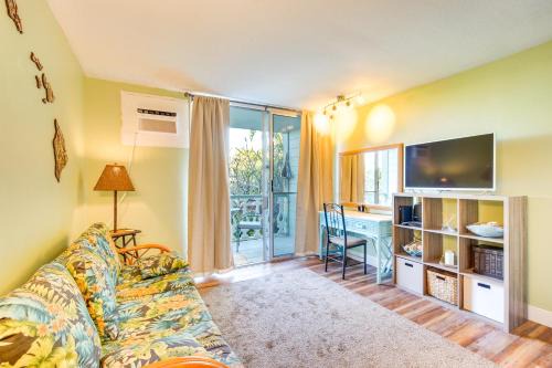 Historic Kailua Village House | Downtown Kailua-Kona Escape: Steps to Ocean!