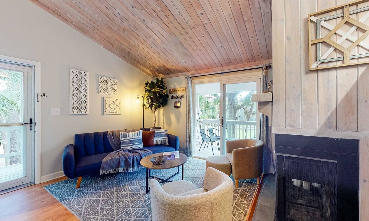 Ocean Ridge Condo | Driftwood Villa - 261 | Golf course-view condo with balcony, W/D, AC - dogs OK