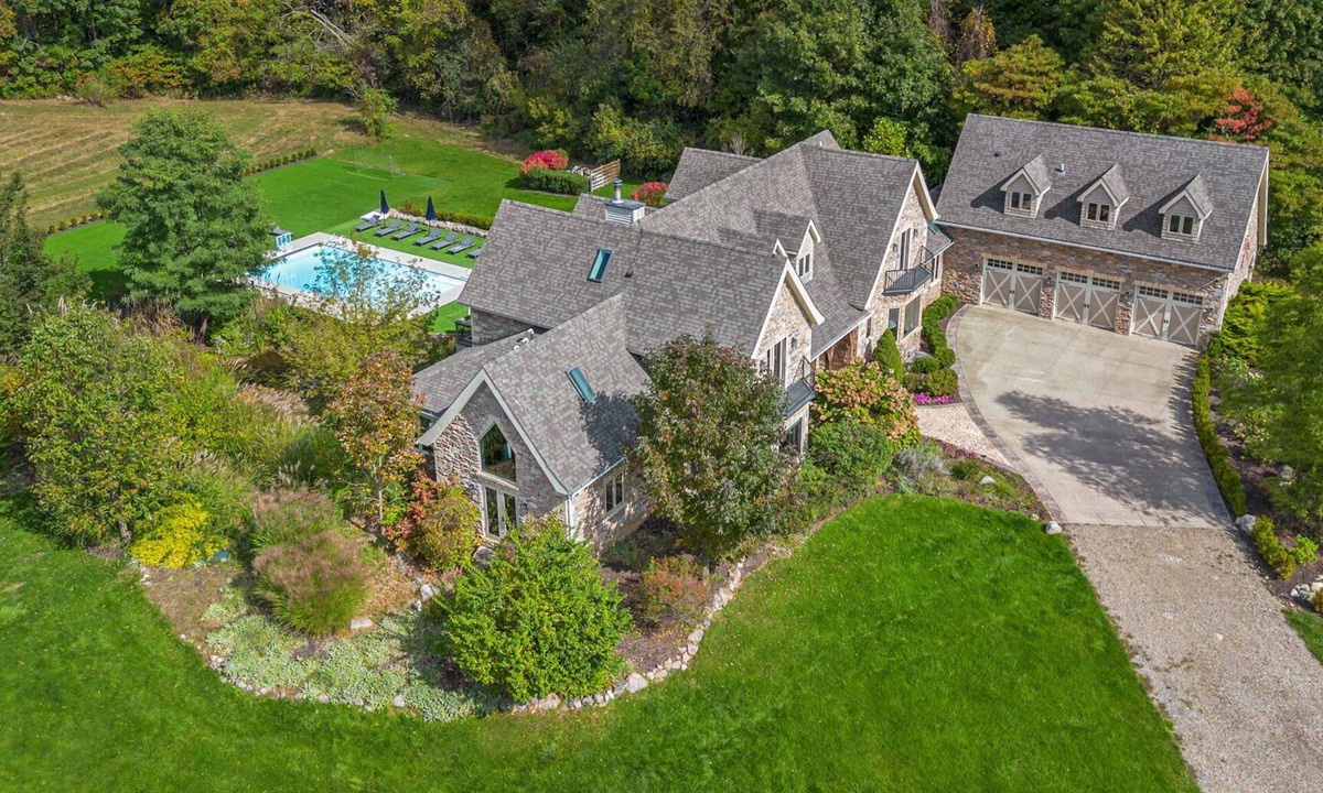 Berrien Springs House | Enjoy Bear Ranch, A Premier Luxury Vacation Estate