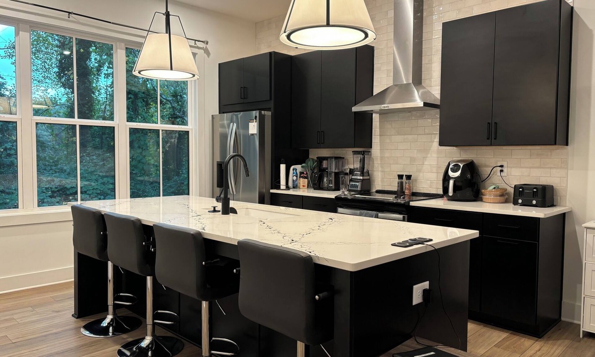 Chosewood Park House | Executive level Grant Park, Chosewood Park, Atlanta 3 Story Townhome w/Garage