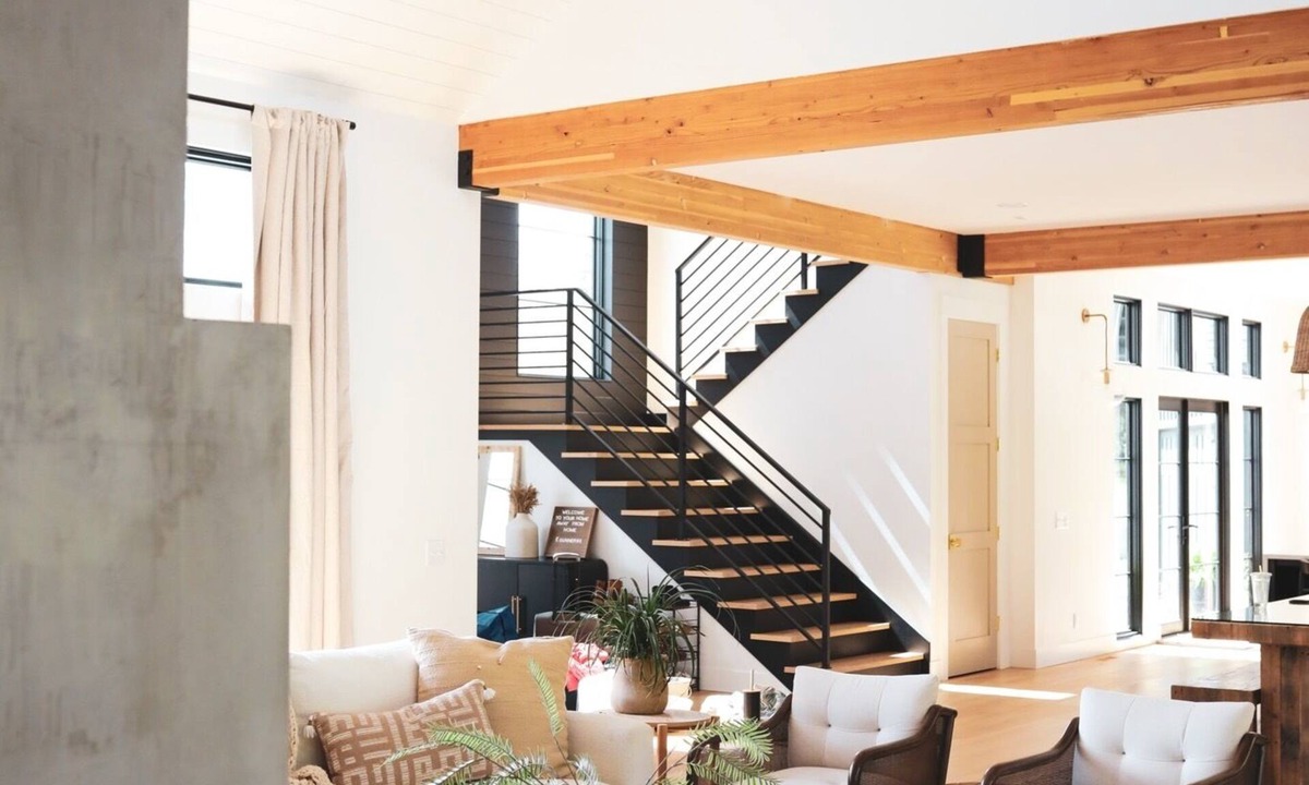 Woods Creek House | Group destination! 19 beds. Basketball/pickleball court/hottub/sauna/coldplunge.