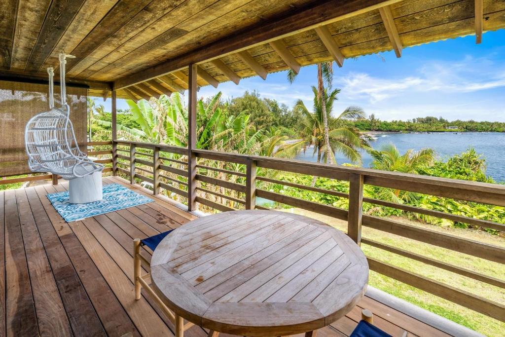 Hana House | Hana Bay Oceanfront Manini Cottage cottage