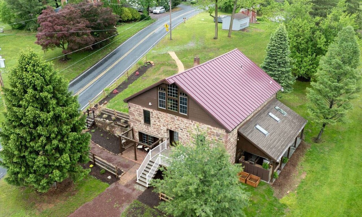 Stouchsburg House | Historic Mill House w Hot Tub and Fishing Pond