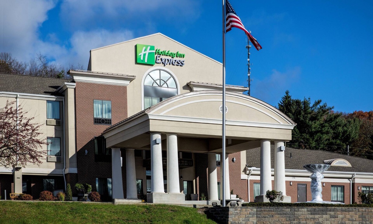 Fredericksburg Hotel | Holiday Inn Express Meadville (I-79 Exit 147a), an IHG Hotel