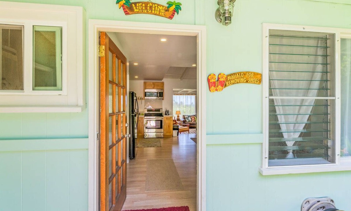 Ka'a'awa House | Kaaawa Home With Mountain View’s - 30 Day Min