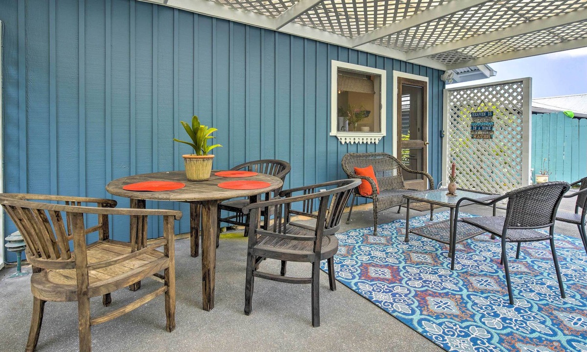 Honalo Apartment | Kona Area Cabin ~ 4 miles to Magic Sands Beach!