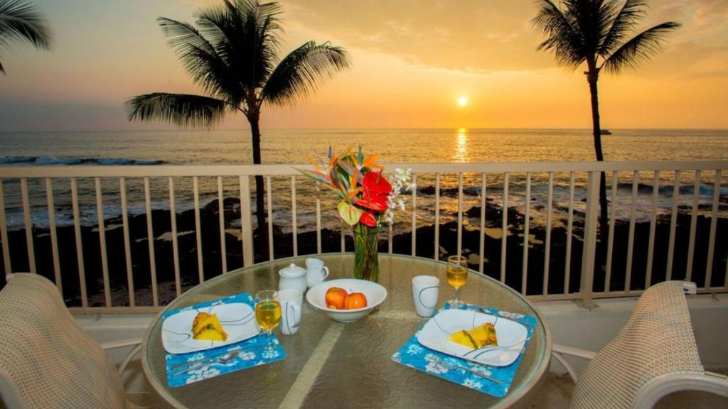 Historic Kailua Village House | Kona Reef A36