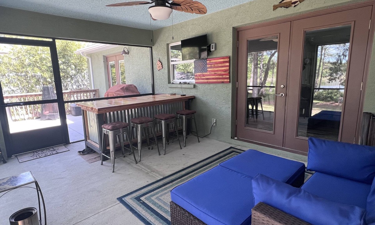 Inverness House | Lakefront and Withlacoochie Trail