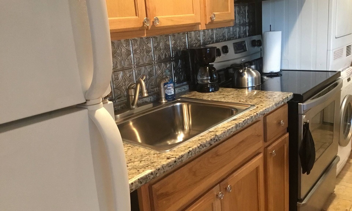 Hernando Villa | LakeSide Villa-Jacuzzi, Major Springs & Manatees nearby & Fort Island Gulf Beach