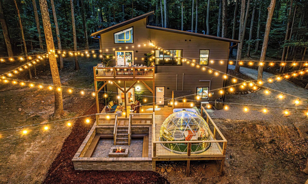 Candler House | Lamplighter House - Hot Tub, Firepit, Sauna & Games 15-min from Asheville, NC