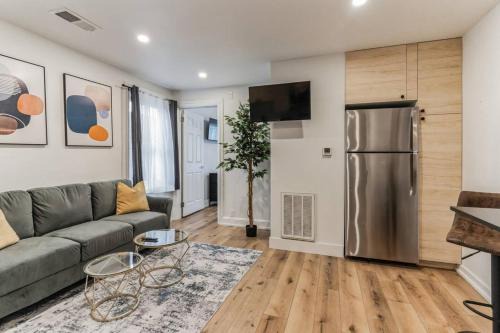 Center City West Apartment | Large and Cozy Center City 1BR
