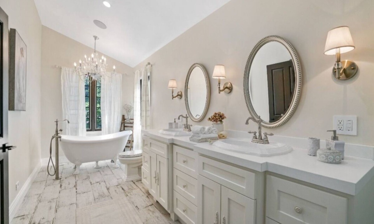 Beverly Glen House | Luxurious Home In The Peaceful Bel-Air Neighborhoodnn