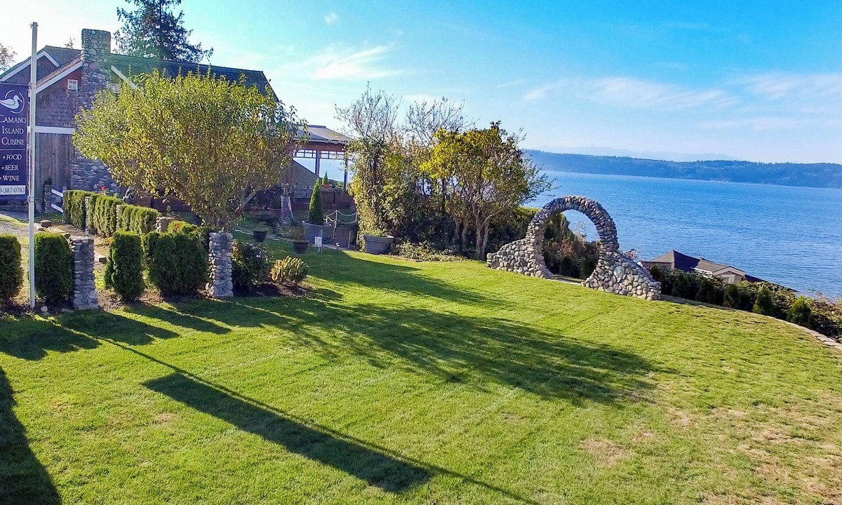 Camano Island Resort | Luxury 10-Bedroom Camano Island Resort — Perfect for Families, Retreats & Events