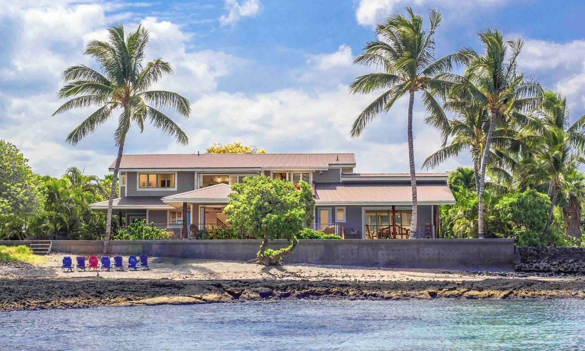 Kamuela Villa | LUXURY PUAKO BEACHFRONT ESTATE and GUESTHOUSE