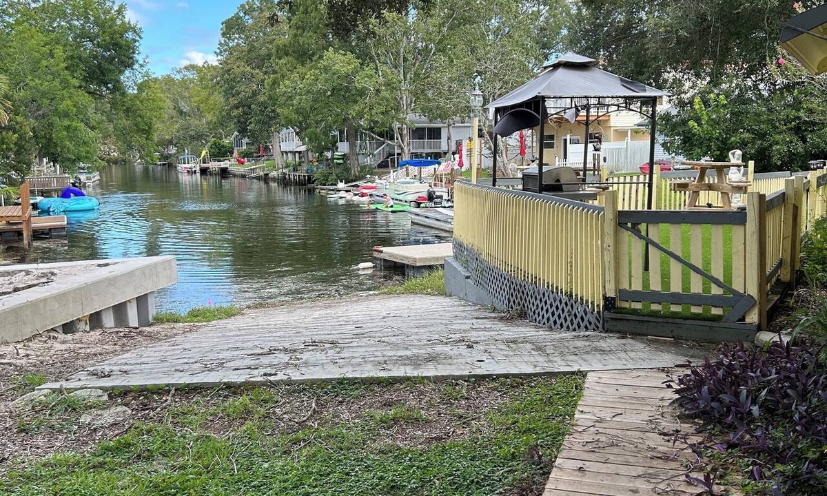 Weeki Wachee Gardens House | Manatee Corner - 7 min Paddle to Main River