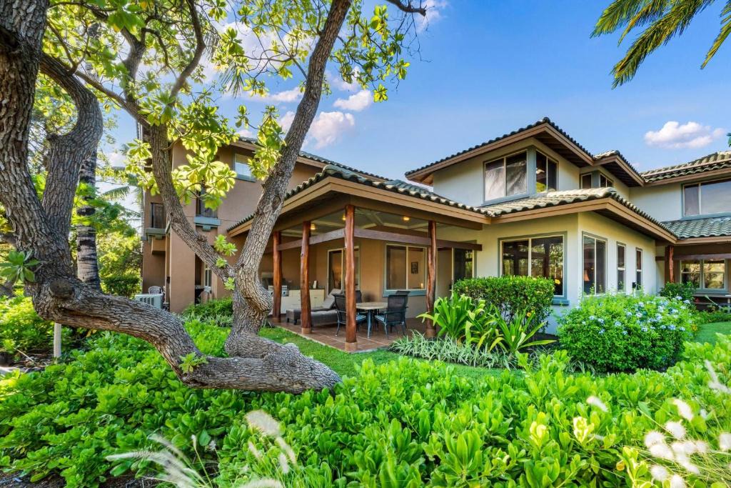 Kamuela House | Mauna Lani Fairways #102