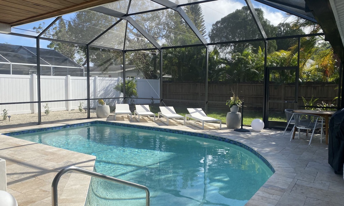 Southgate House | Newly remodeled close to downtown and beaches 3/2 heated pool and screened lanai