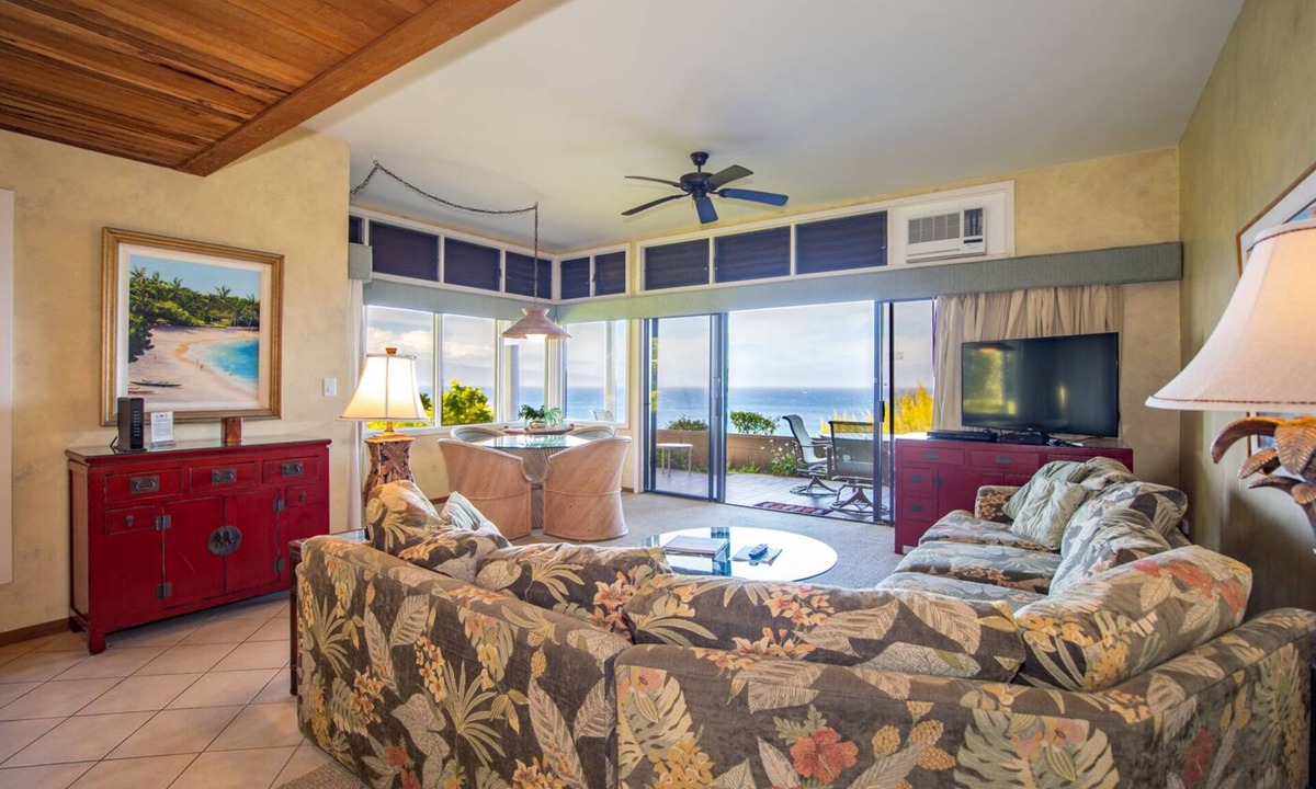 Kapalua Hotel | Oceanview Maui Villa | 1 King Bed | Near Kapalua Bay Beaches
