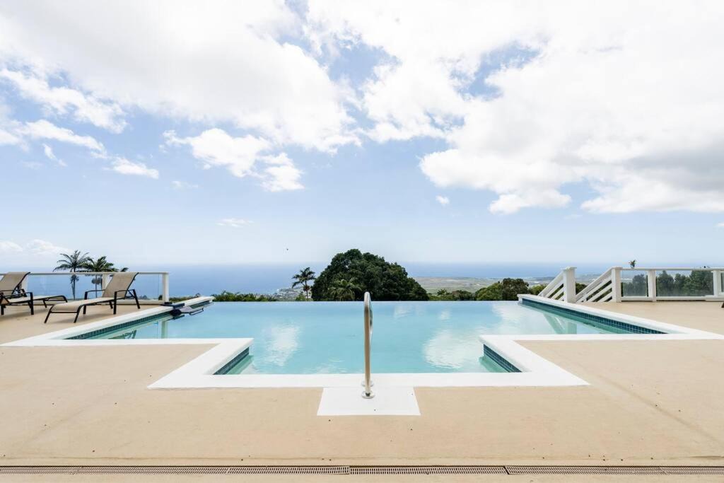 Holualoa House | Oceanview Pool & Spa large group