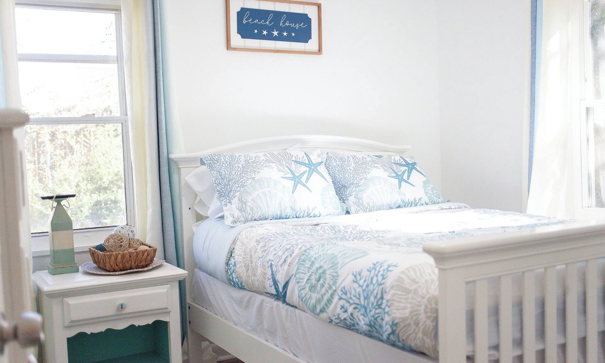 Bayview Apartment | OV Beach Oasis:The Beach House[30+Day-2BR-4 minute walk to beach-Pet friendly]