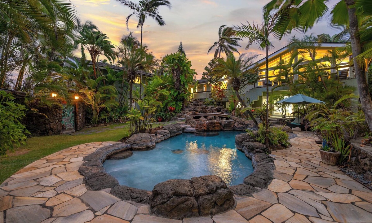 Kalama Tract Condo | Palione Papalani by Avantstay New $1.5m Remodel Steps From Kailua Beach w/Private Pool & Hot Tub