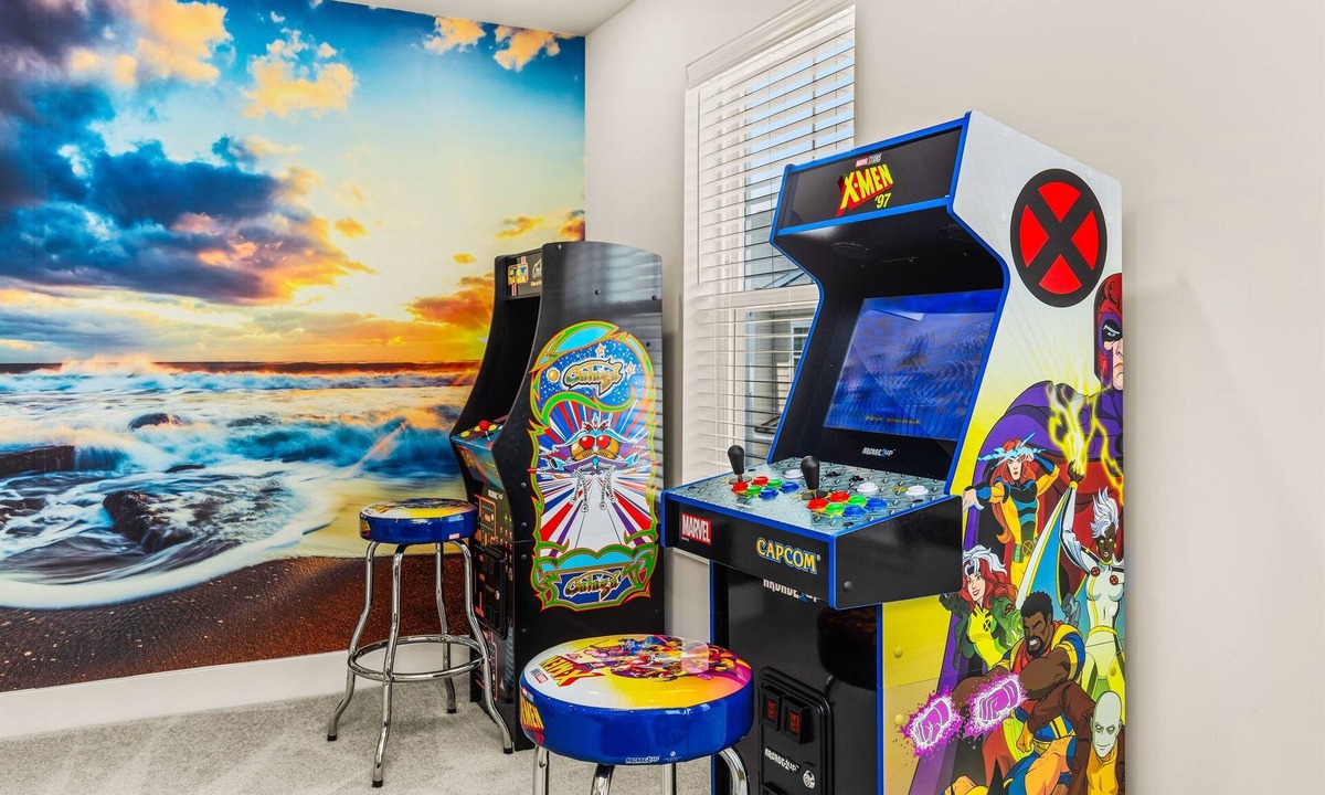 Caine Woods House | Pool,Beach 2 Blocks,10% Sale! Pets,King Beds,Linens,Air Hockey, Kids Loft