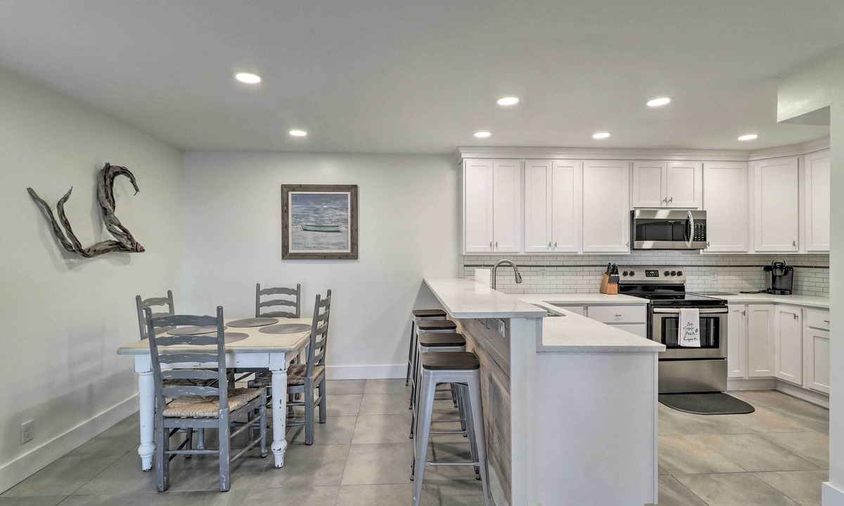 Fernandina Beach Apartment | Pool & Tennis: Walkable Fernandina Beach Escape