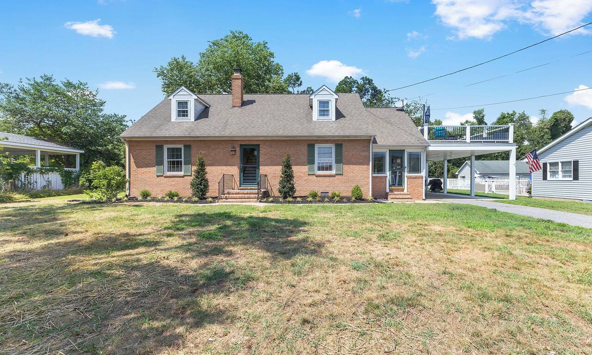 Rock Hall House | Prime Rock Hall Location! Restaurants, Boat Ramp, & Beach Within Minutes Away!
